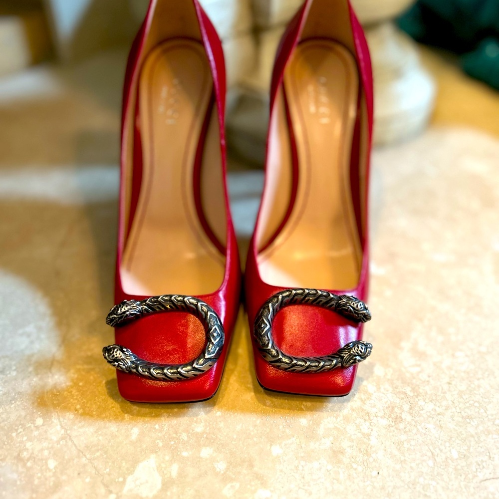 Gucci like new!